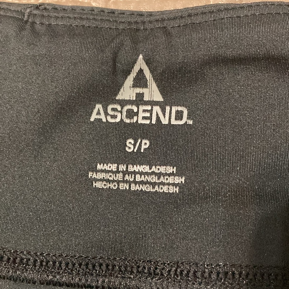 NWOT ASCEND JOGGERS, size small - Picture 3 of 8